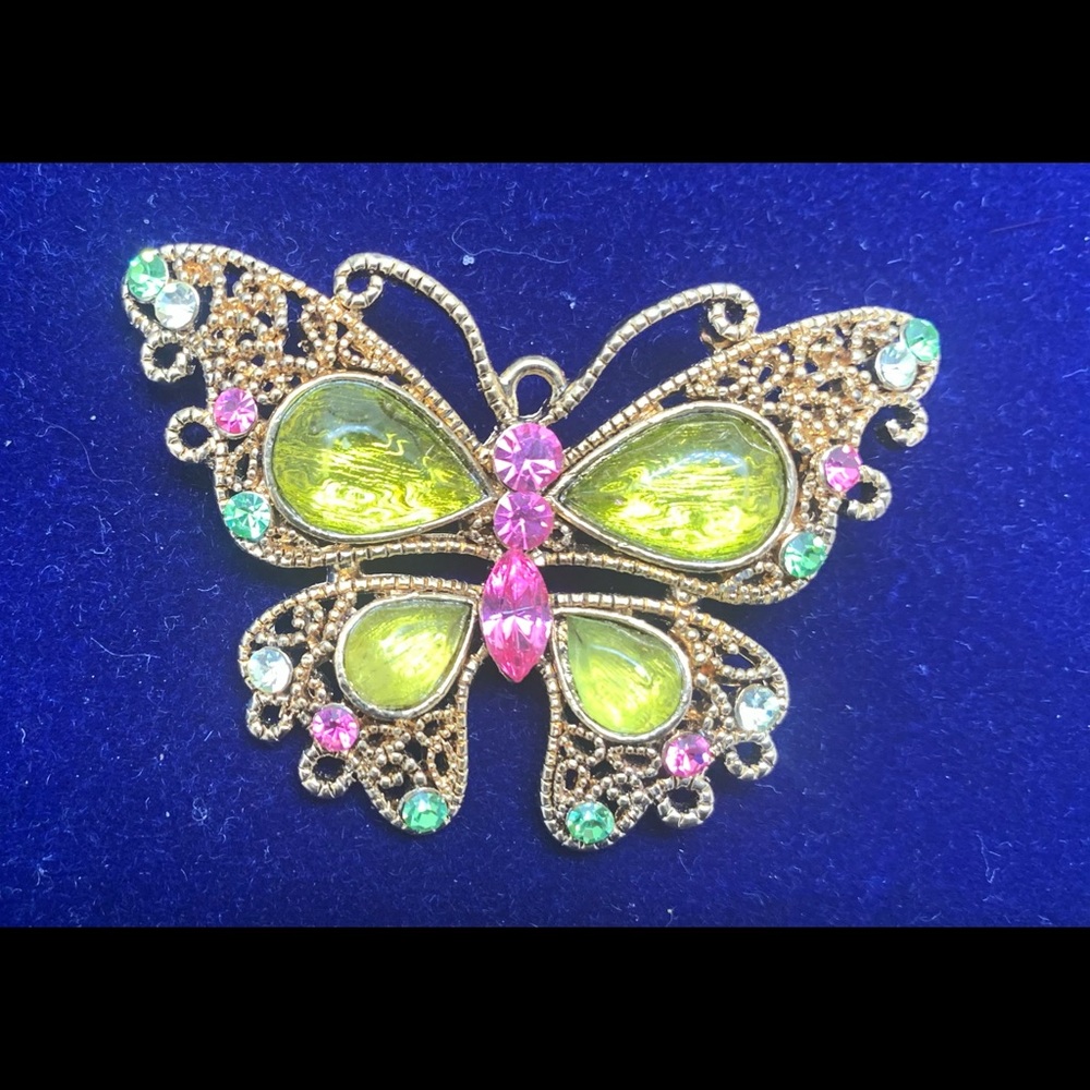 🦋Vintage Beautiful butterfly brooch pin🦋 - Picture 1 of 2